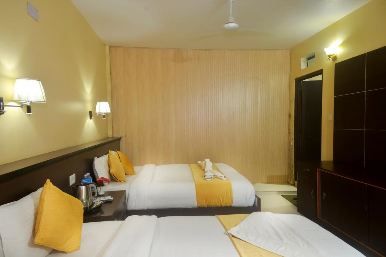 Hotel Rainforest Sauraha Ngoại thất bức ảnh