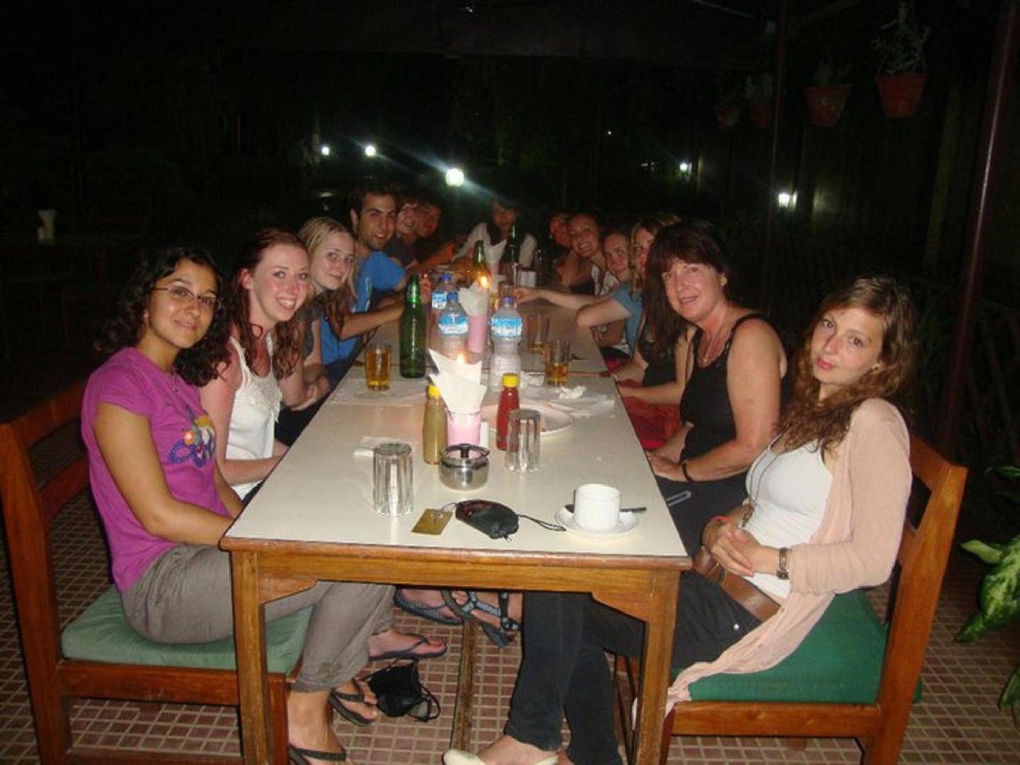 Hotel Rainforest Sauraha Ngoại thất bức ảnh