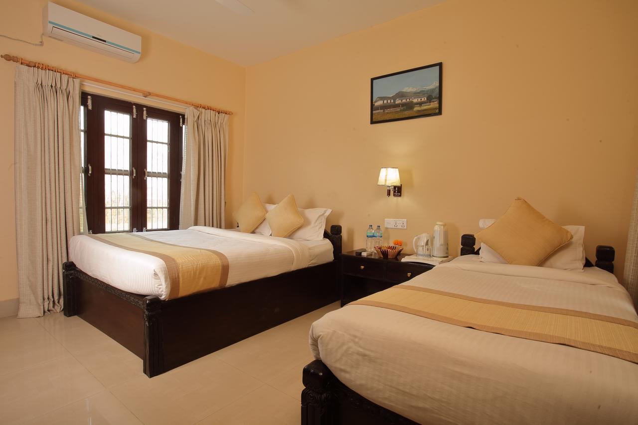 Hotel Rainforest Sauraha Ngoại thất bức ảnh