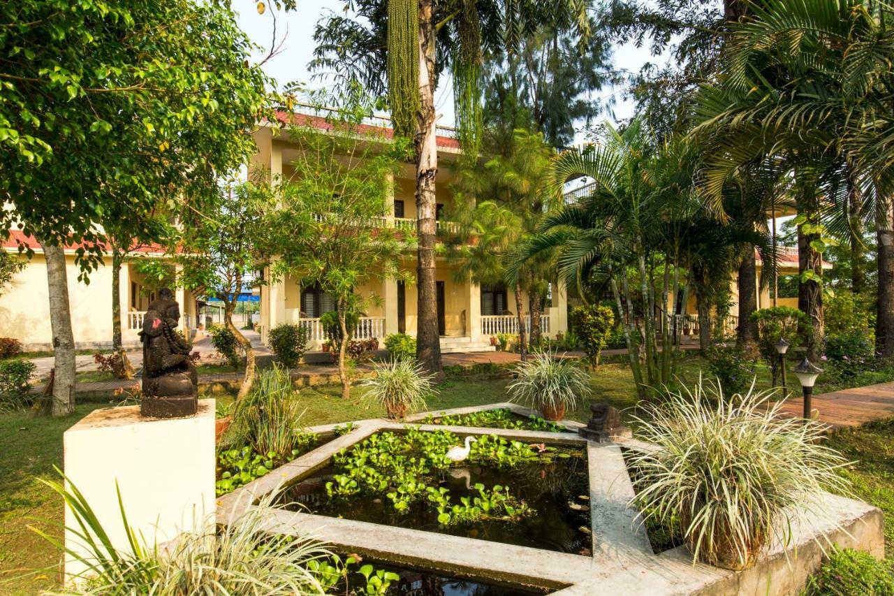 Hotel Rainforest Sauraha Ngoại thất bức ảnh